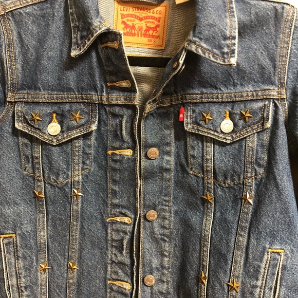 Star Studded Levi Denim Jacket - Picture 2 of 6